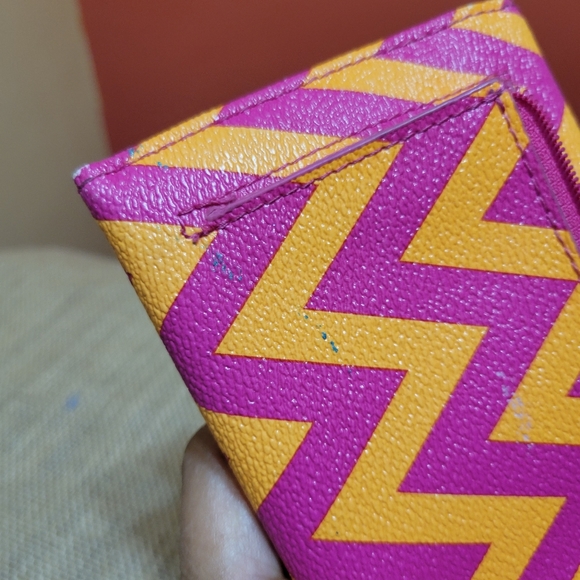 Vera Bradley ZIGGY ZAGS  Colorful Large Trifold WALLET - Picture 12 of 12